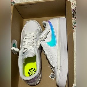 Women's Nike Court Legacy New